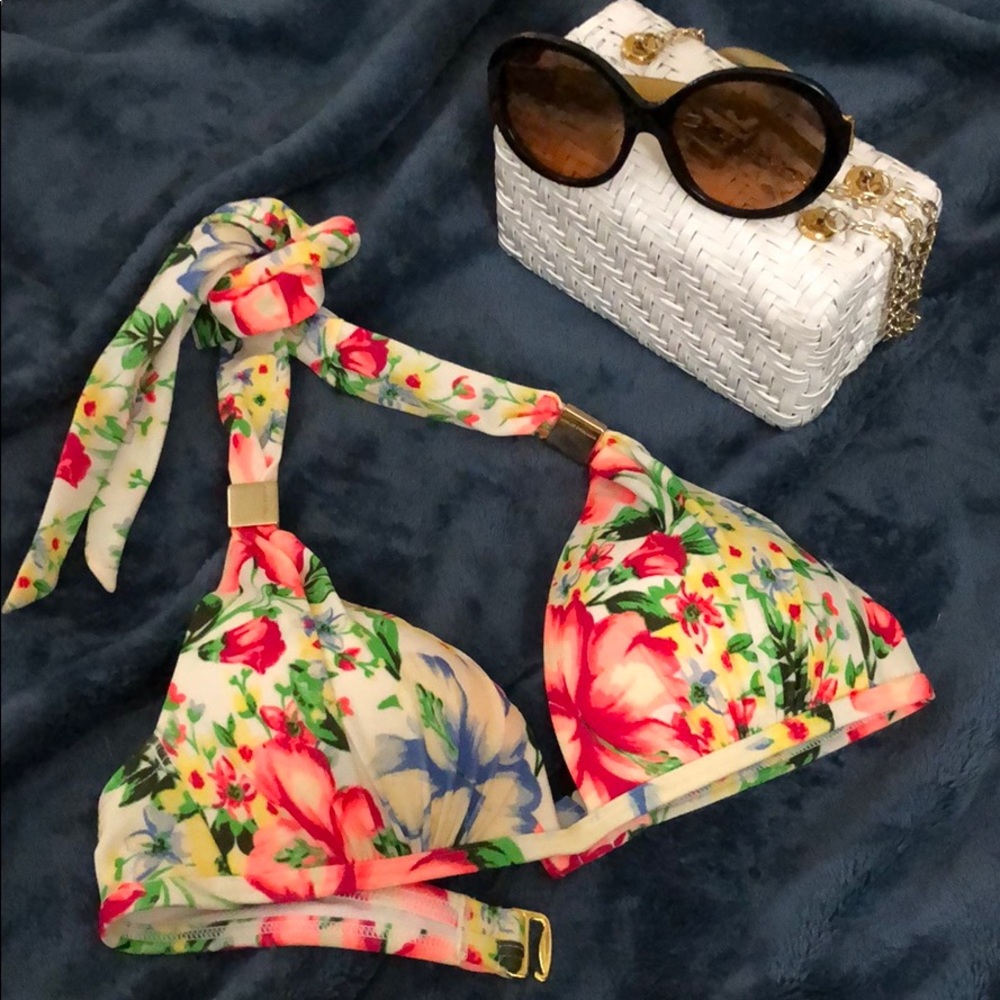 Summer sale!! VS Tropical 🌺🏖 bikini top 👙
